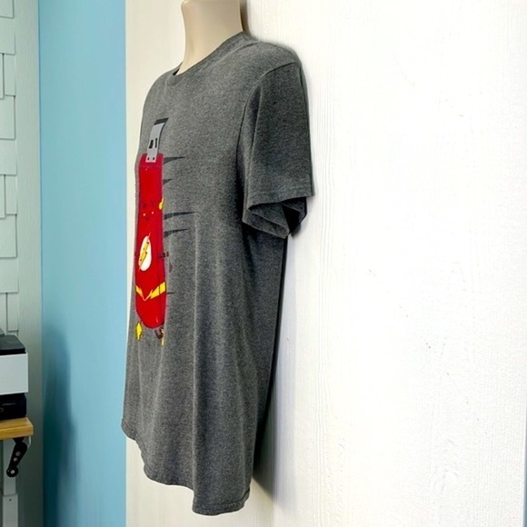 The Flash - The Flash Drive Graphic Gray and Red T Shirt Size Medium - Picture 5 of 8